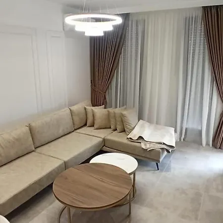 Apartment Henri Apartament *